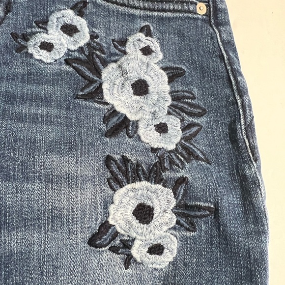 Sneak Peek SP Black Label Floral Embroidered Skinny Jeans Size 25 - Picture 5 of 16